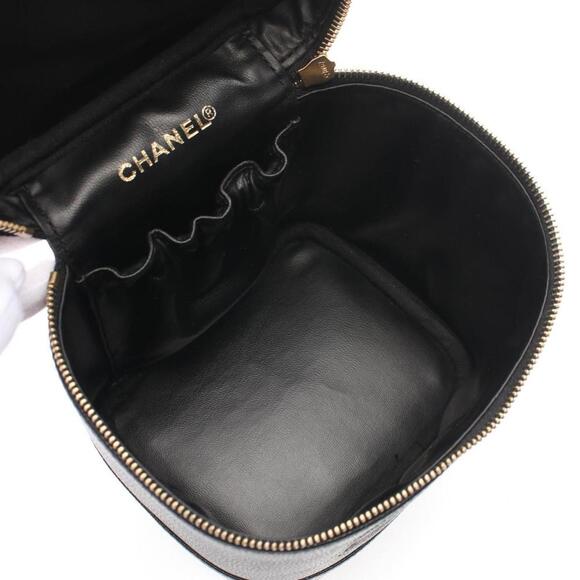 CHANEL Black Leather Logo Bag - Picture 4 of 11